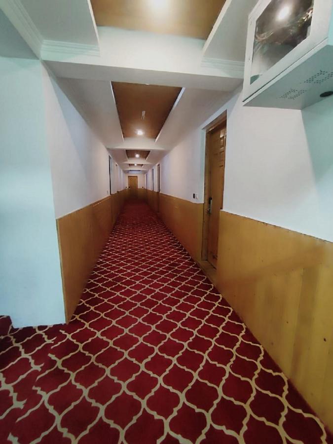 Hotel Sheen Srīnagar Exterior foto